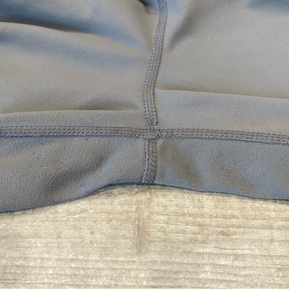 SOLD | Alphalete Gray and Black Cross Set Leggings - Picture 8 of 12